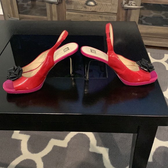 Anne Klein Red, Pink & Black Patent Leather Peep toe sling back pumps black bow - Picture 3 of 10